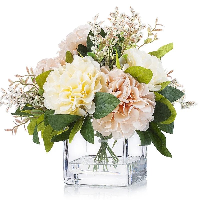 Arreglo de hortensias en tonos marfil y blush
